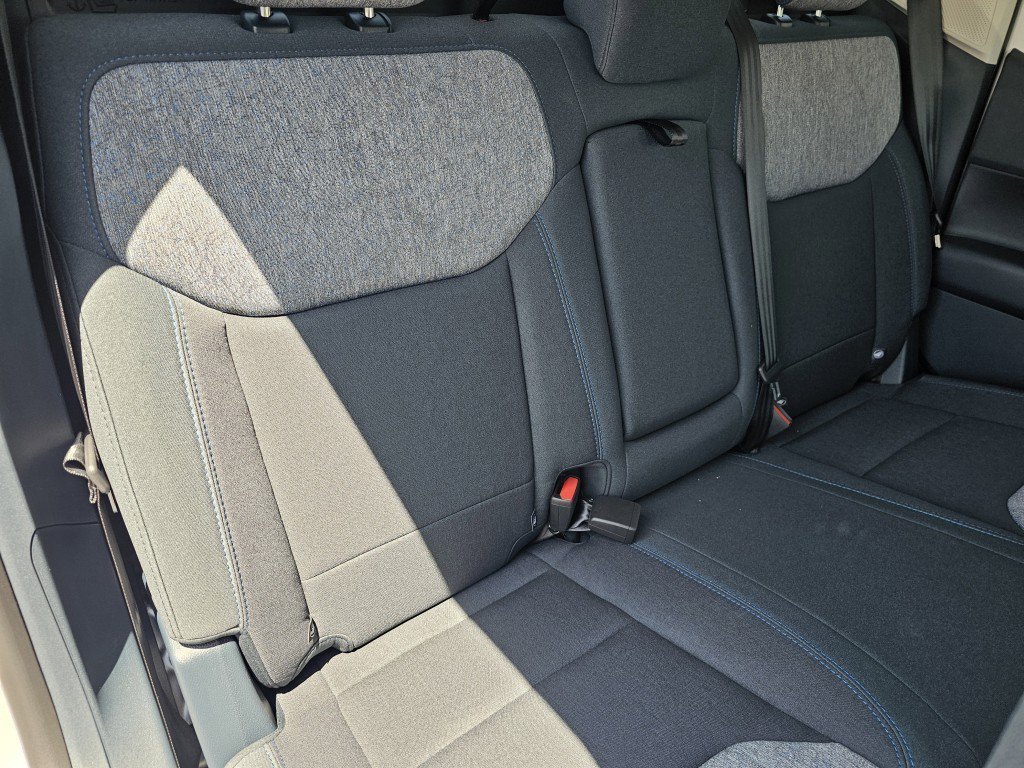 New 2025 Oxford White Ford XLT image 21