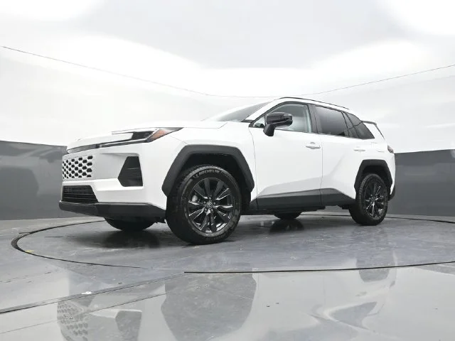 Used 2026 White Toyota XLE Premium image 33