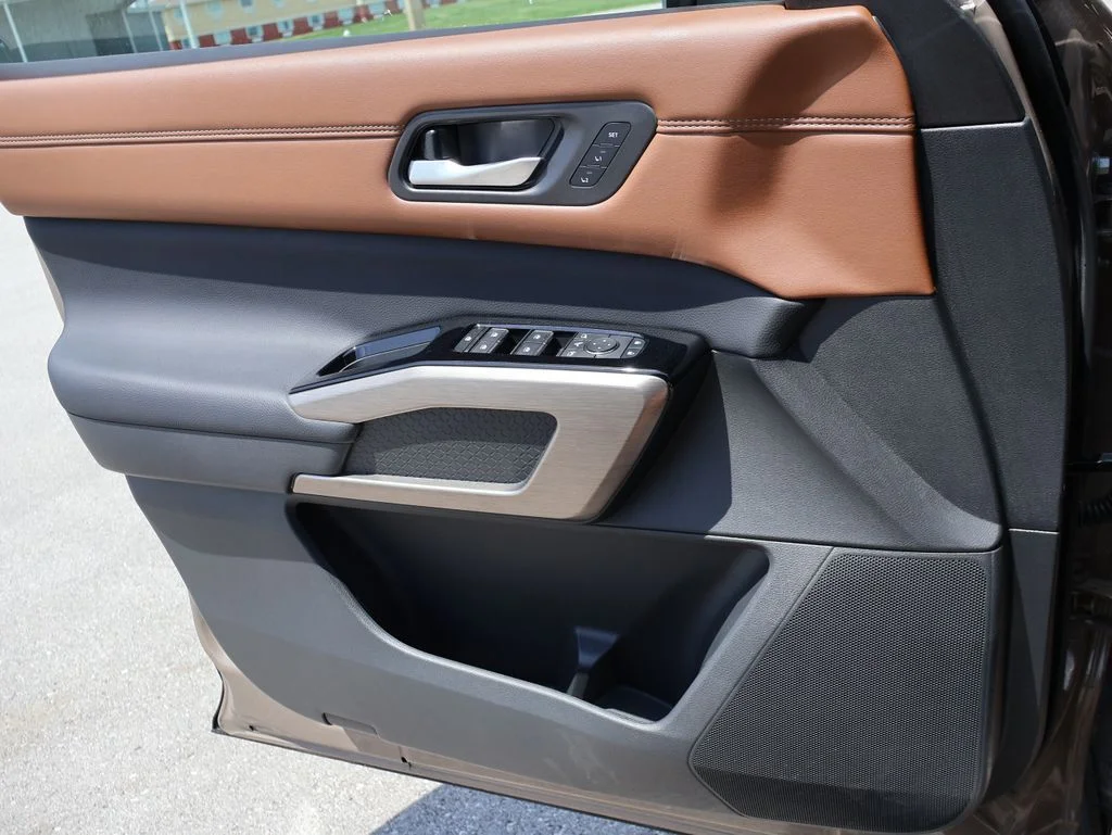 Used 2024 Beige Nissan Platinum image 60