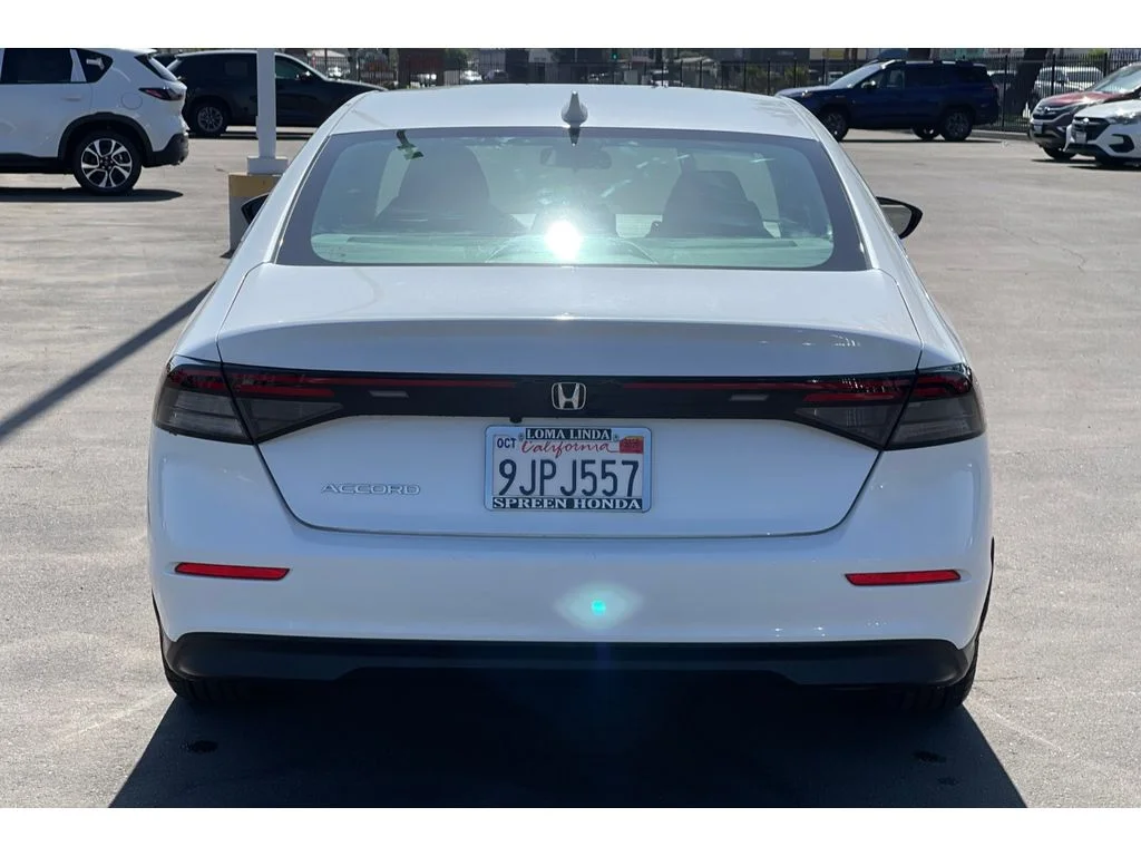 Used 2024 Platinum White Pearl Honda LX image 4