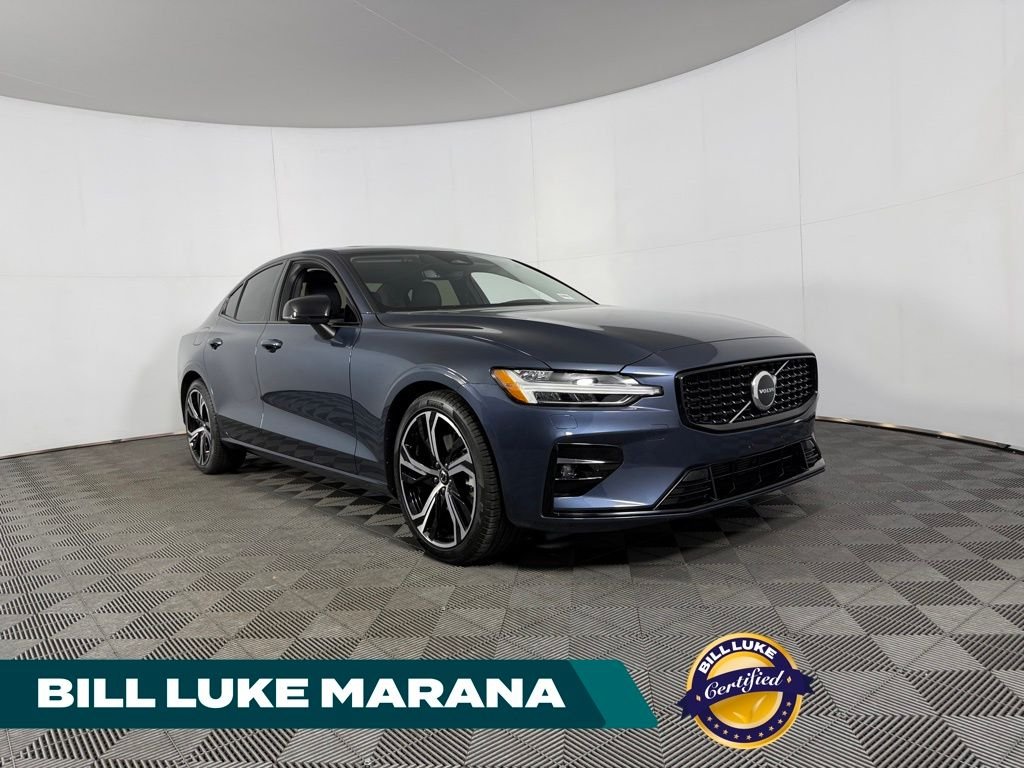2025 Volvo S60 B5 Core Dark AWD's photo