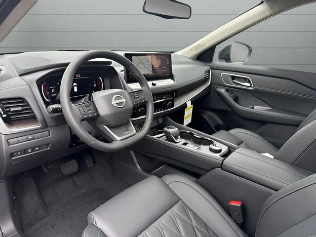New 2026 Champagne Silver Metallic / Super Black Two-tone Nissan Platinum image 9