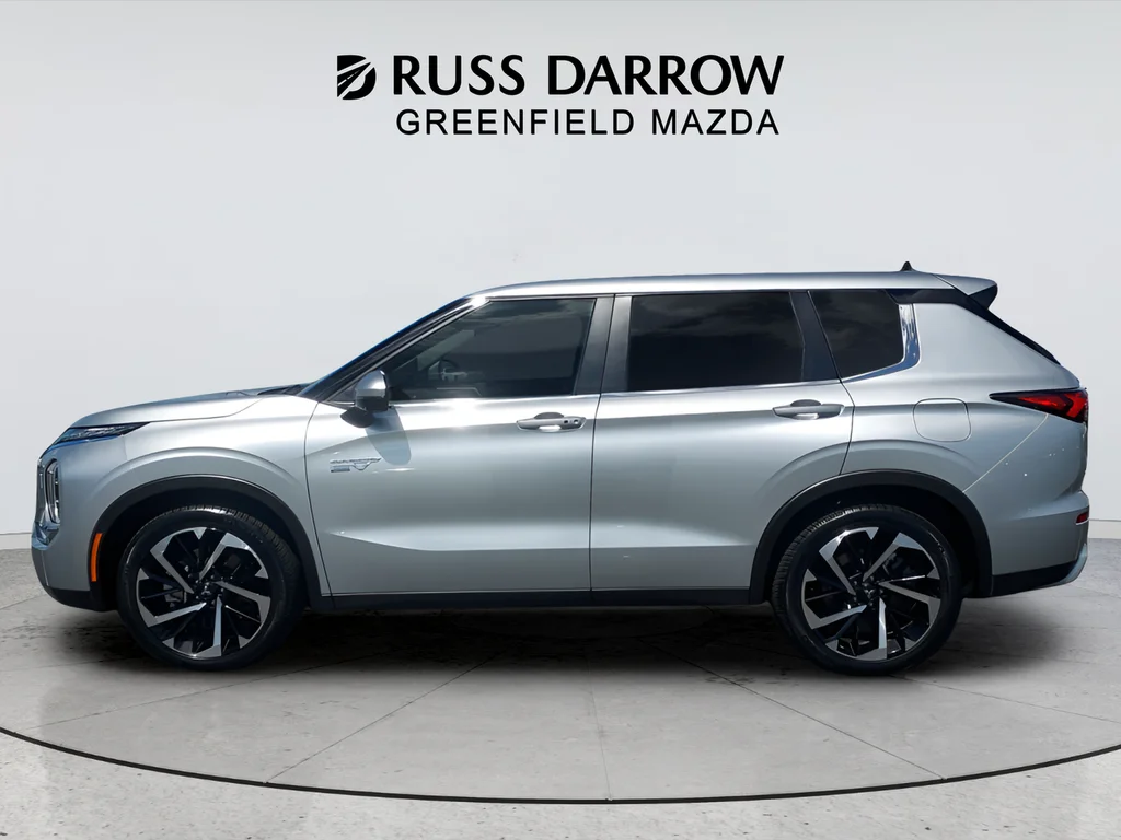 Used 2024  Mitsubishi SE image 2