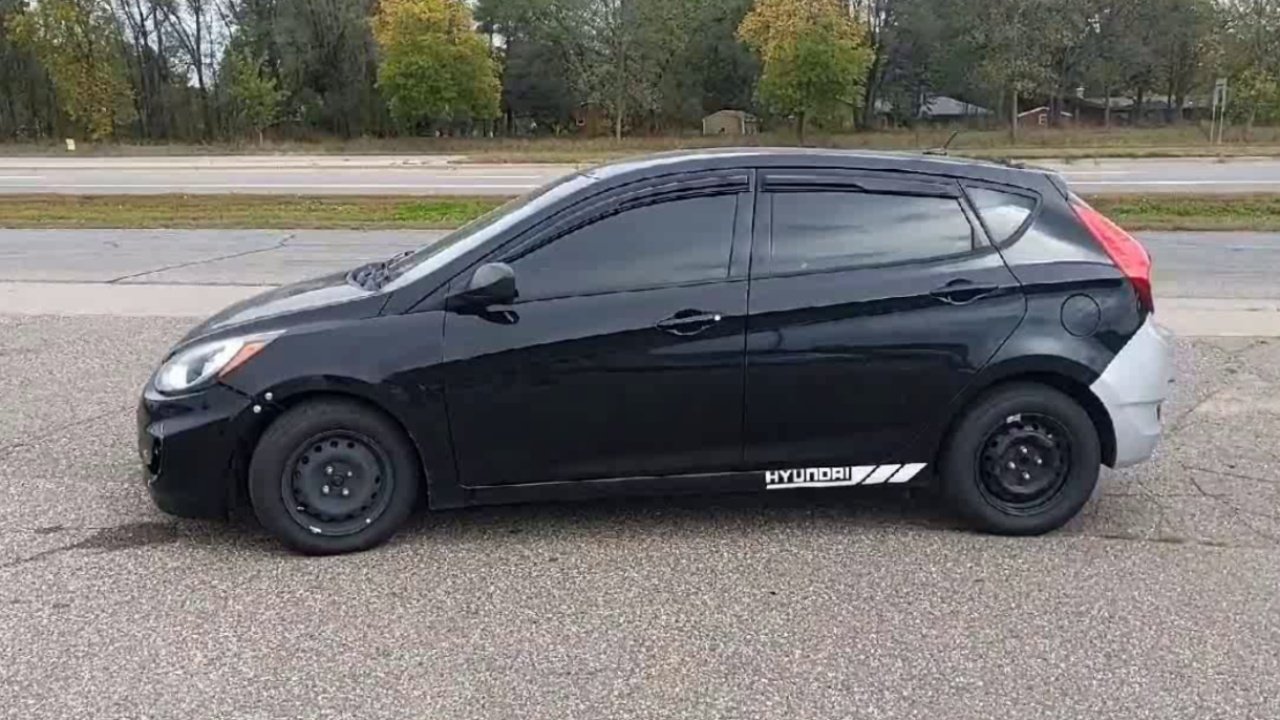 2014 Hyundai Accent GS photo 4