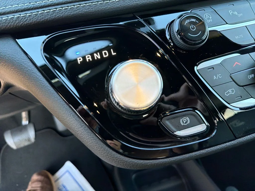 2026 Chrysler Pacifica Select - Photo 21
