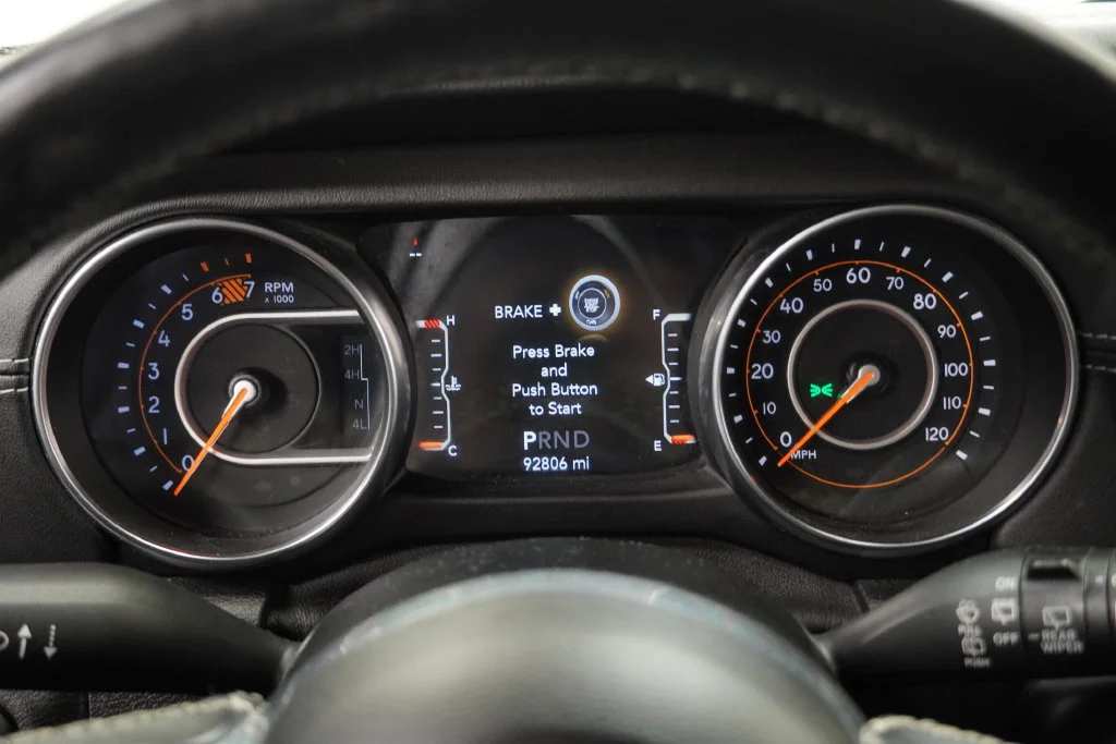 Used 2020 Gray Jeep Sahara 4x4 image 17
