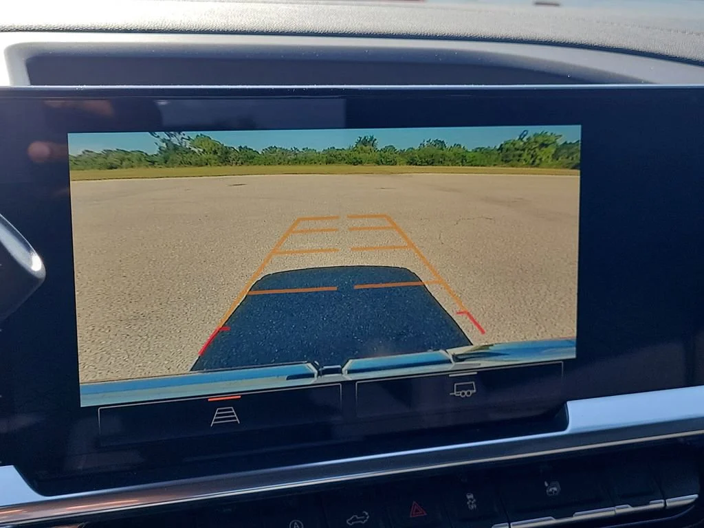 New 2026 Summit White GMC Elevation image 18
