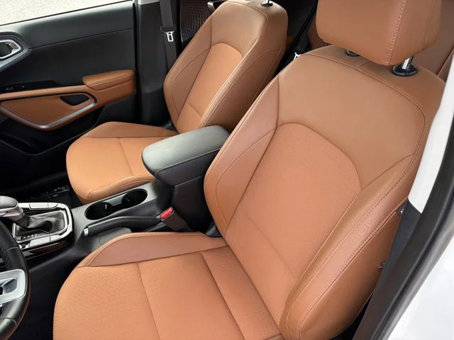 Used 2024 White Kia EX image 18