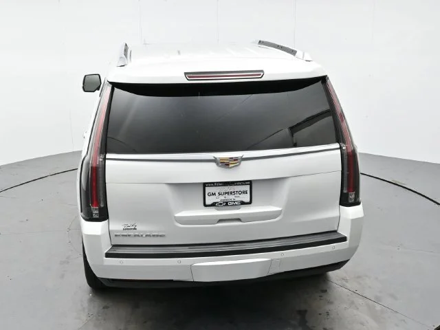 Used 2018 CRYSTAL WHITE TRICOAT Cadillac Luxury image 39