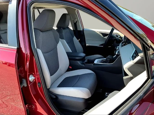 Used 2022 Red Toyota XLE image 34