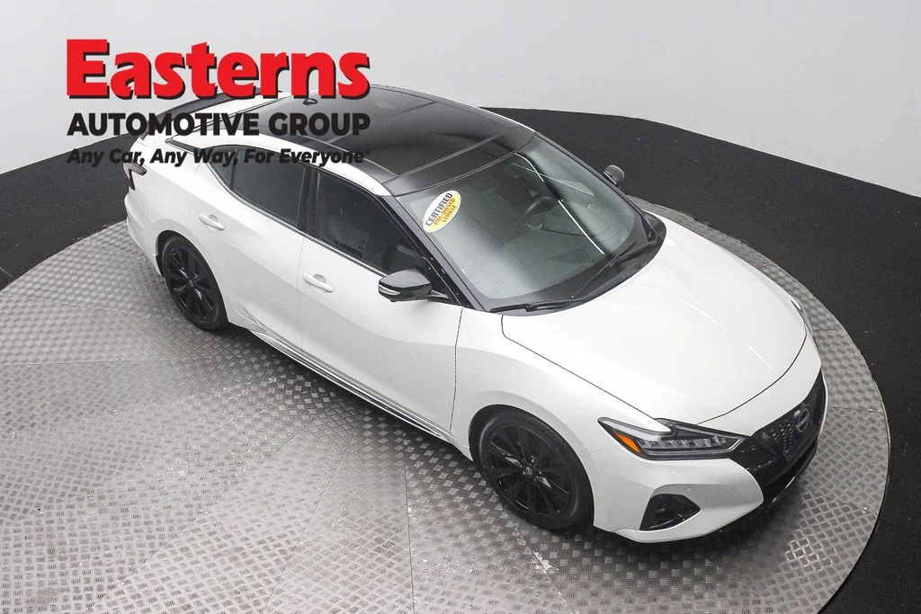 Used 2023 White Nissan SR image 3