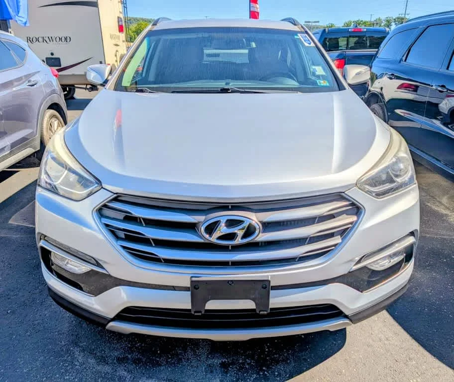 Used 2018 Sparkling Silver Hyundai 2.0T image 2