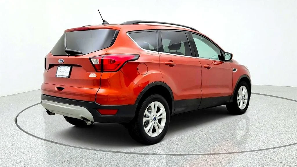 Used 2019 Sedona Orange Metallic Ford SEL FWD image 5