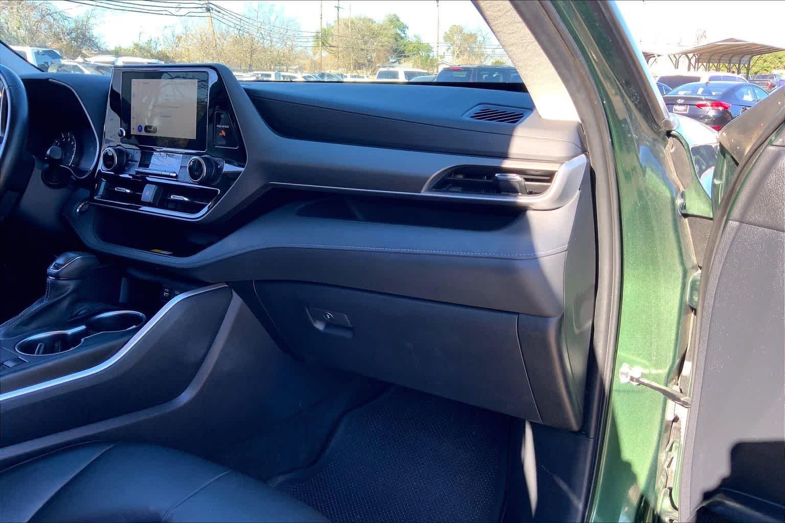 Used 2023 Cypress Toyota XLE image 19