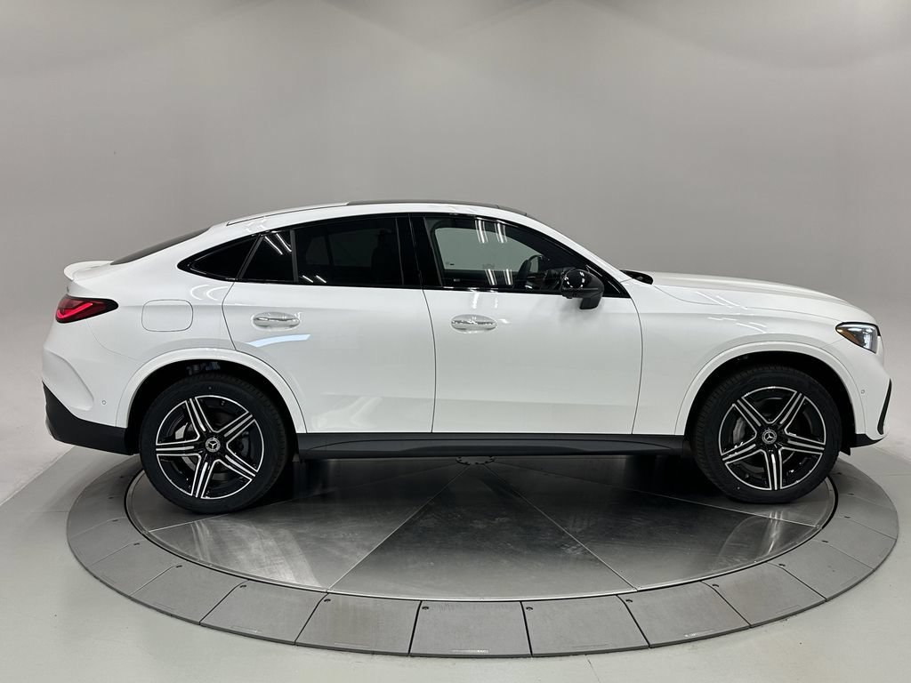New 2026 MANUFAKTUR Moonlight White Metallic Mercedes-Benz GLC 300 image 9