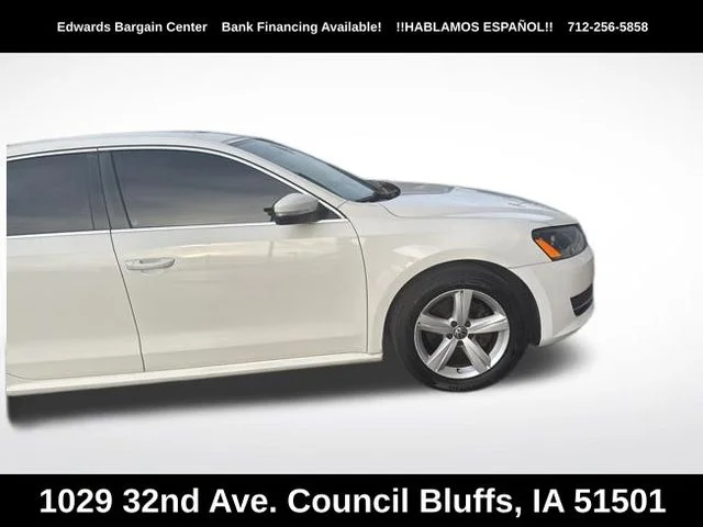 Used 2013 White Volkswagen 2.5 SE image 4