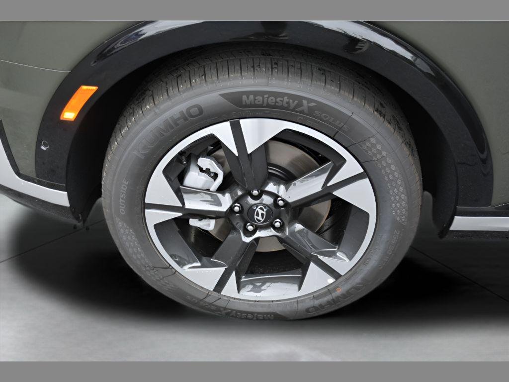 New 2026 Titan Charcoal Pearl Hyundai Limited FWD image 8