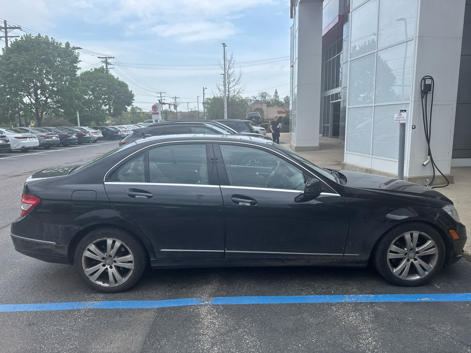 Used 2011 Mercedes-Benz C-Class C300 Luxury with VIN WDDGF8BB2BR156913 for sale in Cleveland Heights, OH