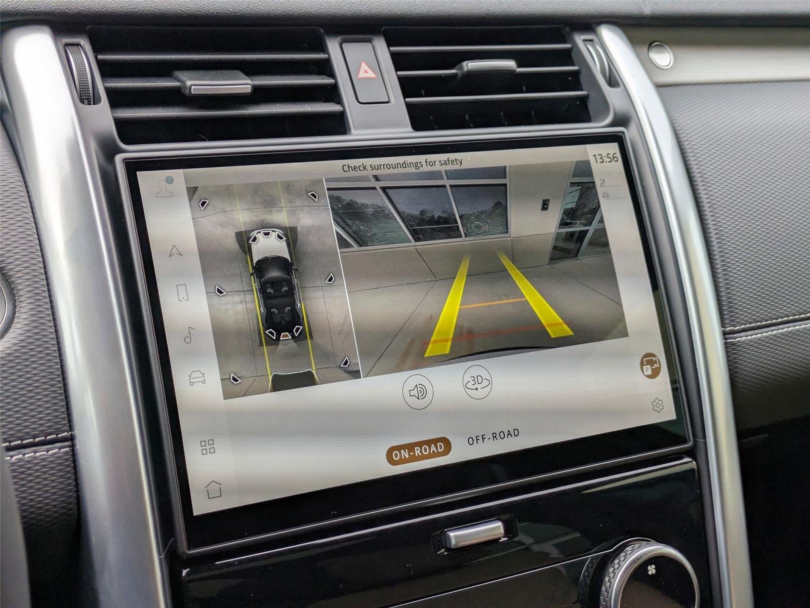 Used 2026 Fuji White Land Rover Dynamic SE image 22