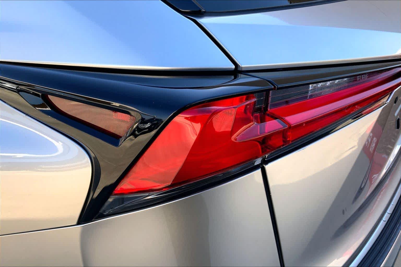 Used 2021 Atomic Silver Lexus  image 28