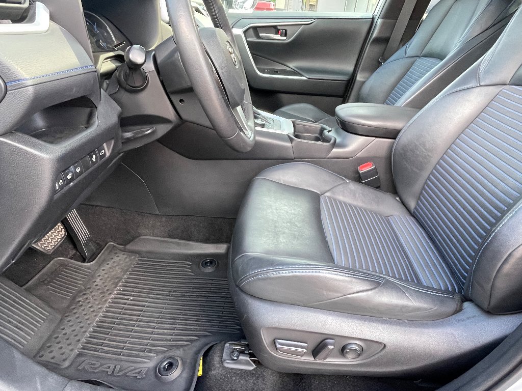 Used 2021 Silver Sky Metallic/Midnight Black Metallic Toyota Hybrid XSE image 15
