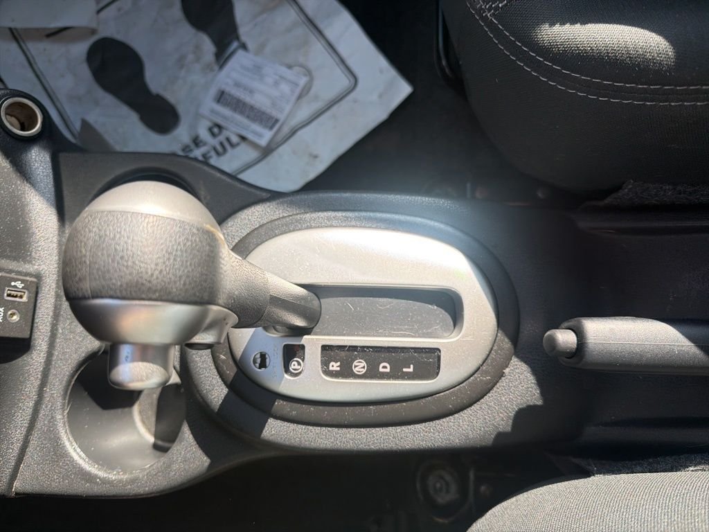 Used 2018 Silver Nissan 1.6 SV image 19