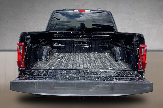 Used 2025 Agate Black Metallic Ford XLT image 24