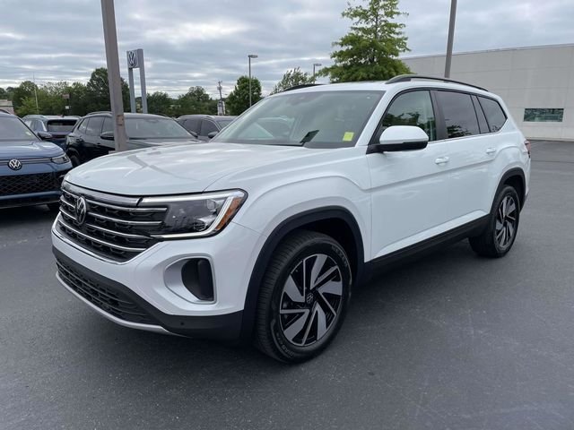 New 2026 White Volkswagen 2.0T SE w/Technology image 3