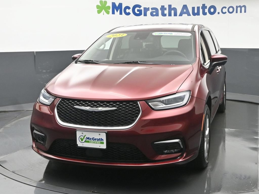 Used 2023 Red Chrysler Touring L image 21