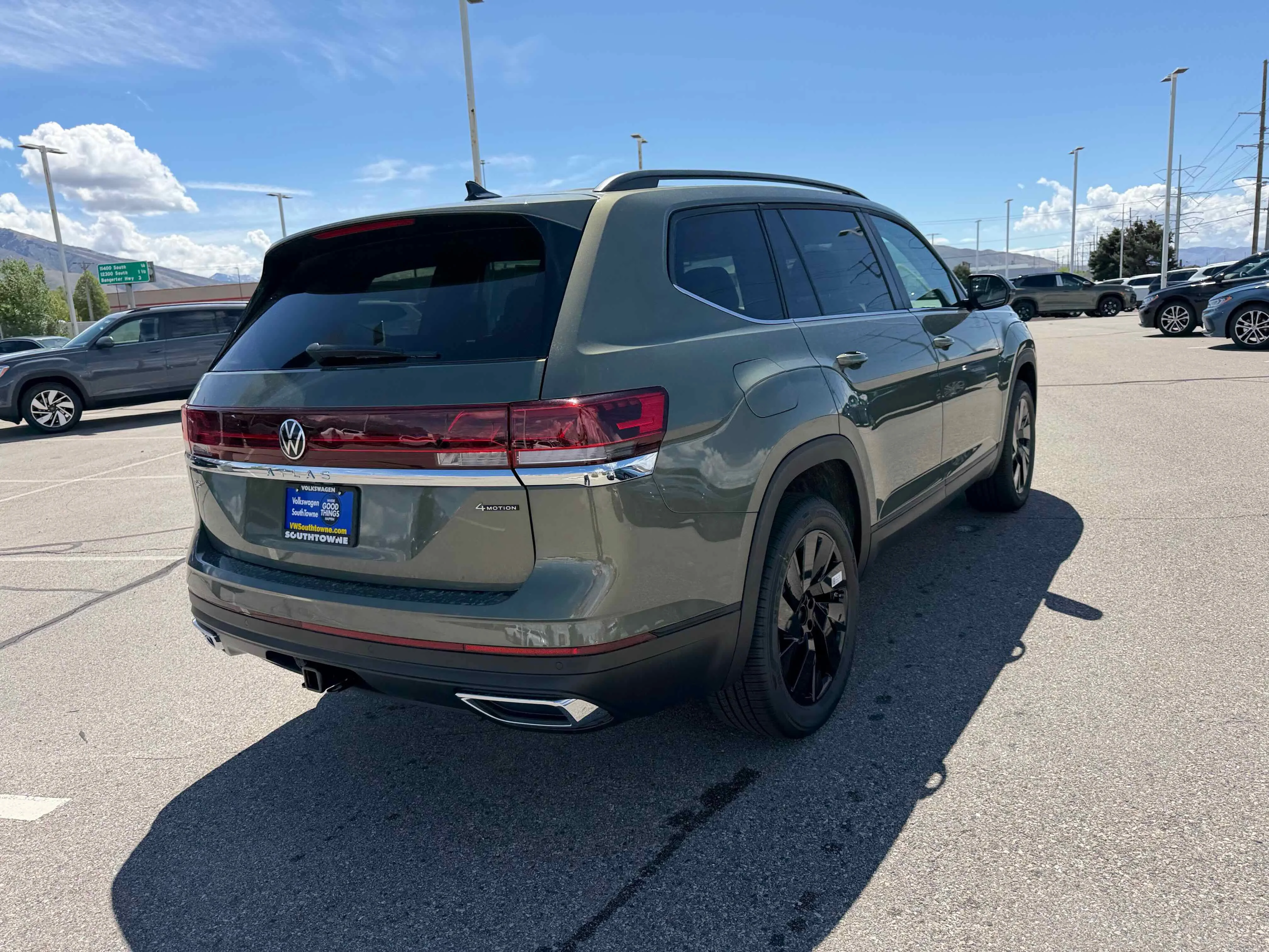 New 2026 Green Volkswagen 2.0T SE w/Technology image 7