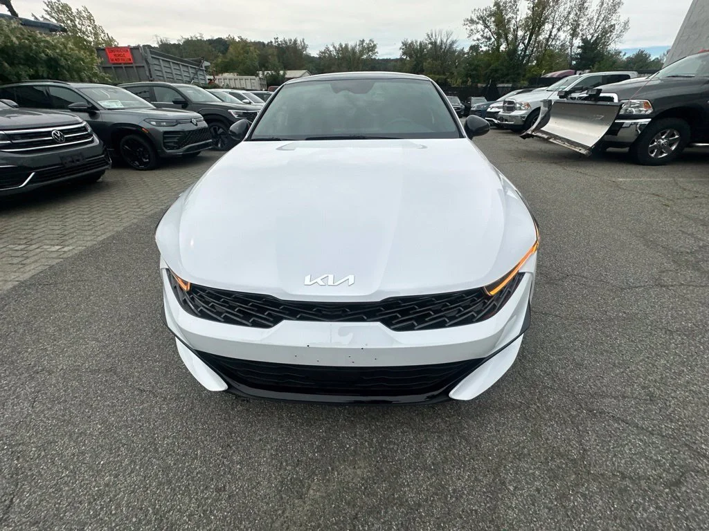 Used 2023 White Kia GT-Line image 7