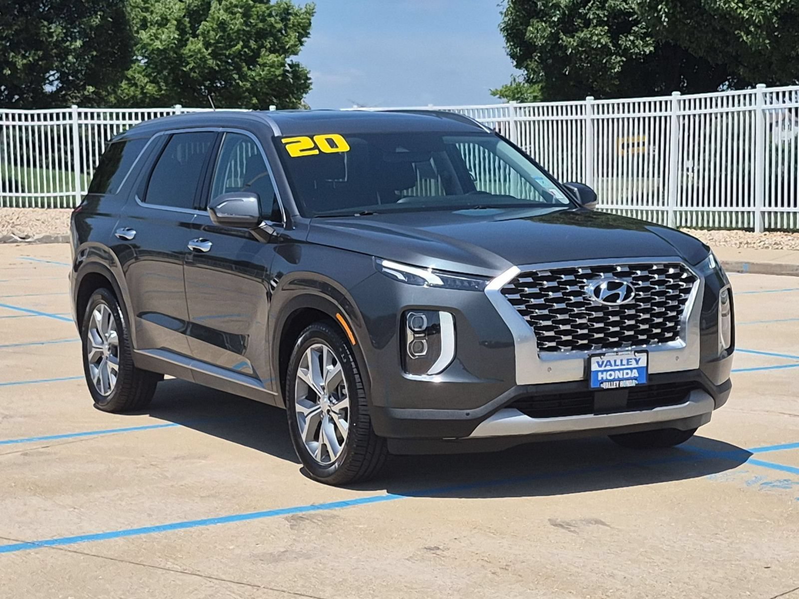 Used 2020 Rainforest Hyundai SEL AWD image 4