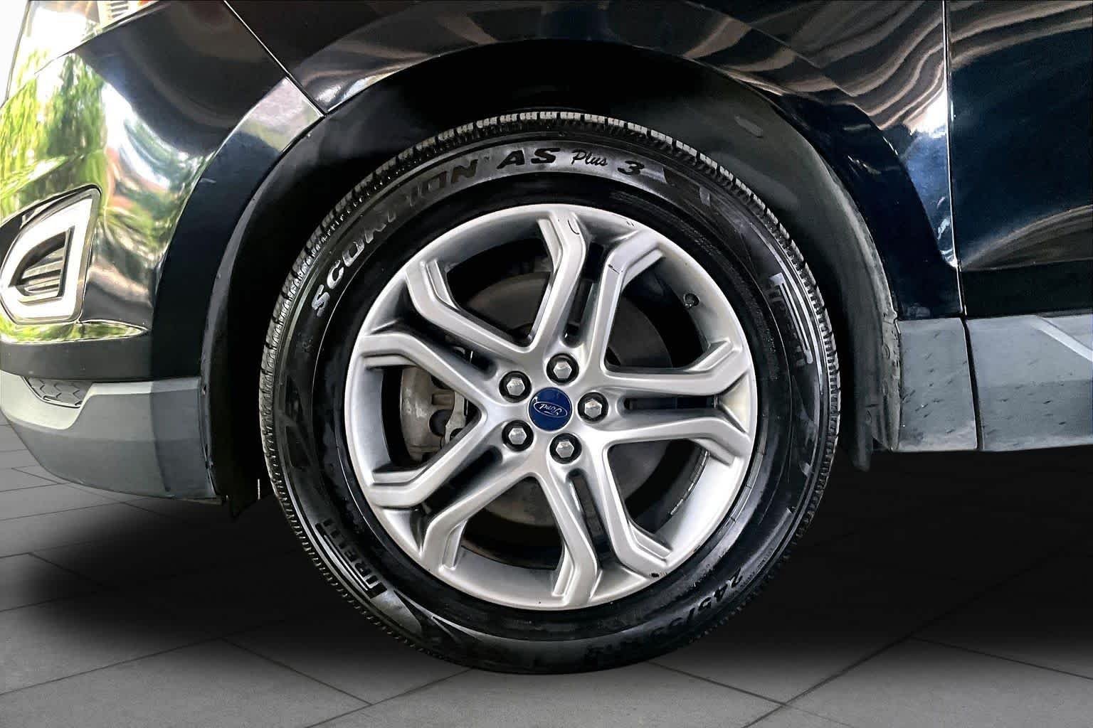 Used 2016 Shadow Black Ford Titanium image 9