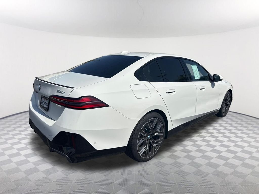 Used 2026 Alpine White BMW 530i image 4