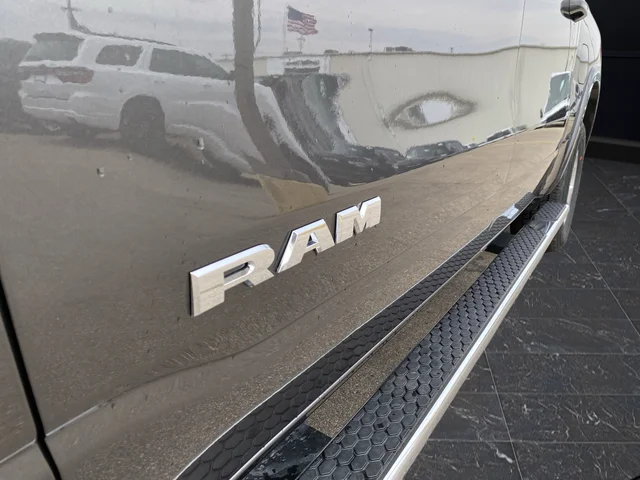 New 2025 Granite Crystal Metallic Clear-Coat Exterior Paint RAM Big Horn/Lone Star image 37
