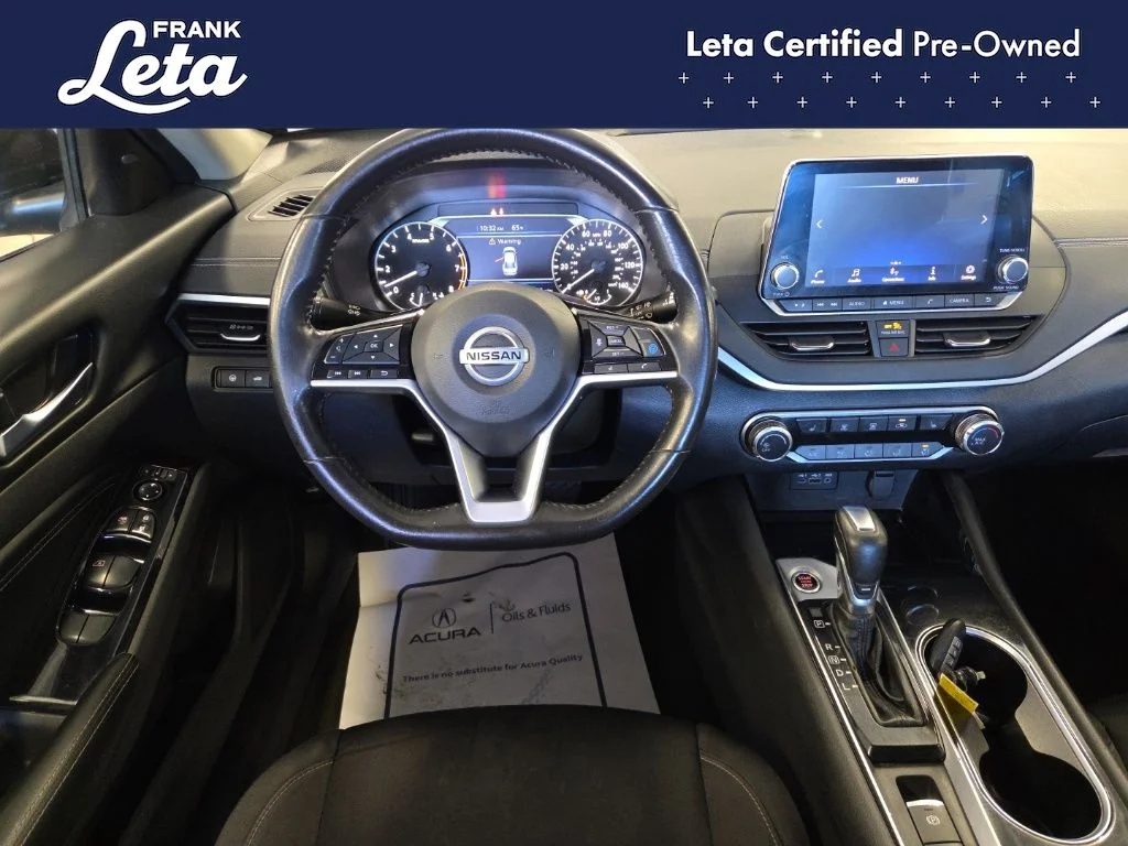 Used 2022 Black Nissan 2.5 SV image 18