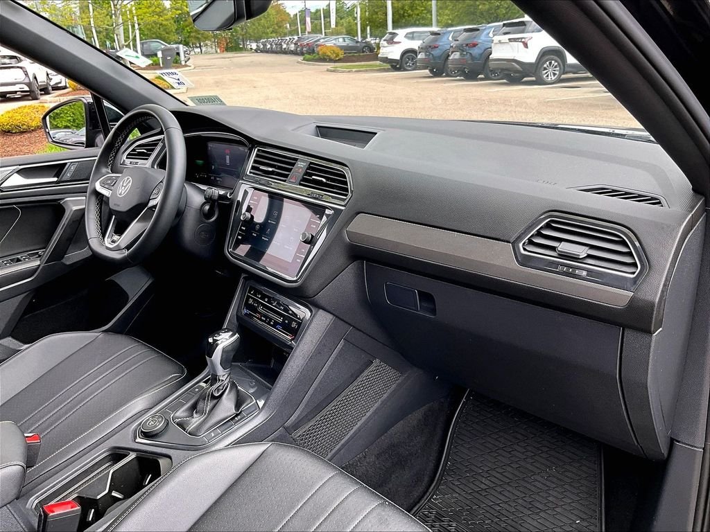 Used 2023 Black Volkswagen 2.0T SE R-Line Black image 14