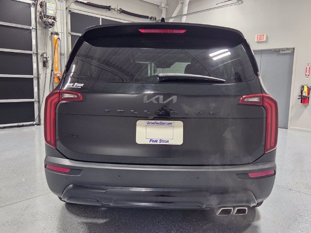Used 2022 Black Kia EX image 11