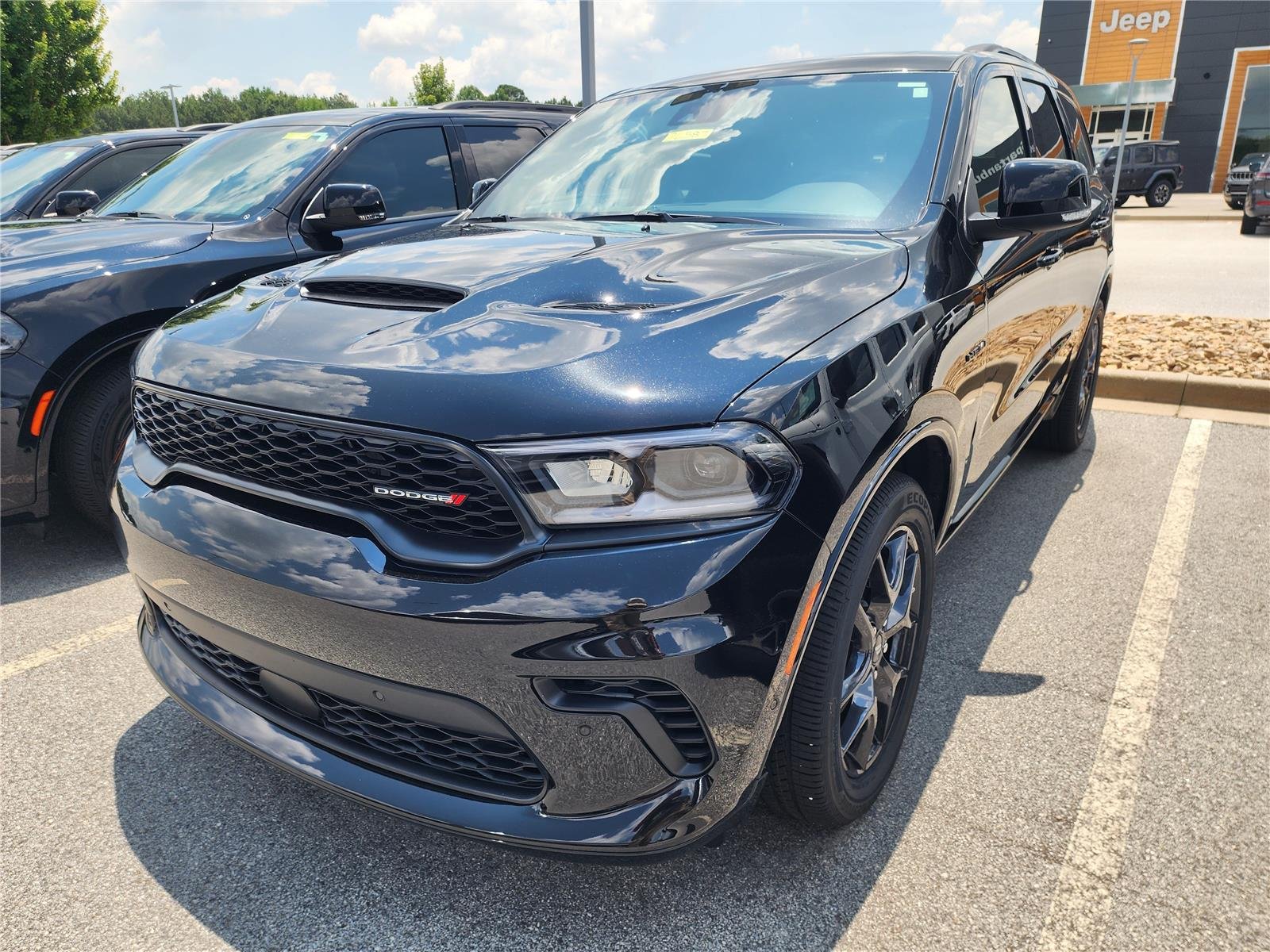 New 2026 Diamond Black Clear-Coat Exterior Paint Dodge GT Plus HEMI V8 image 3
