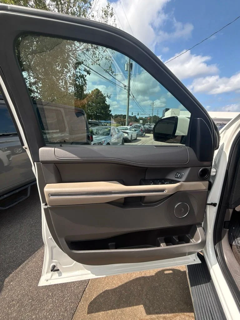 Used 2020 White Ford XLT image 11