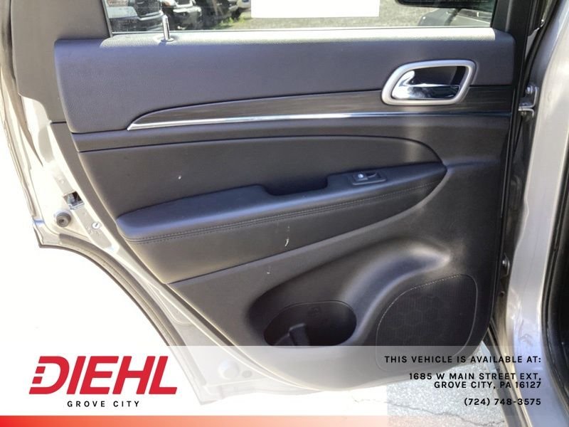 Used 2020 Silver Jeep Limited image 13