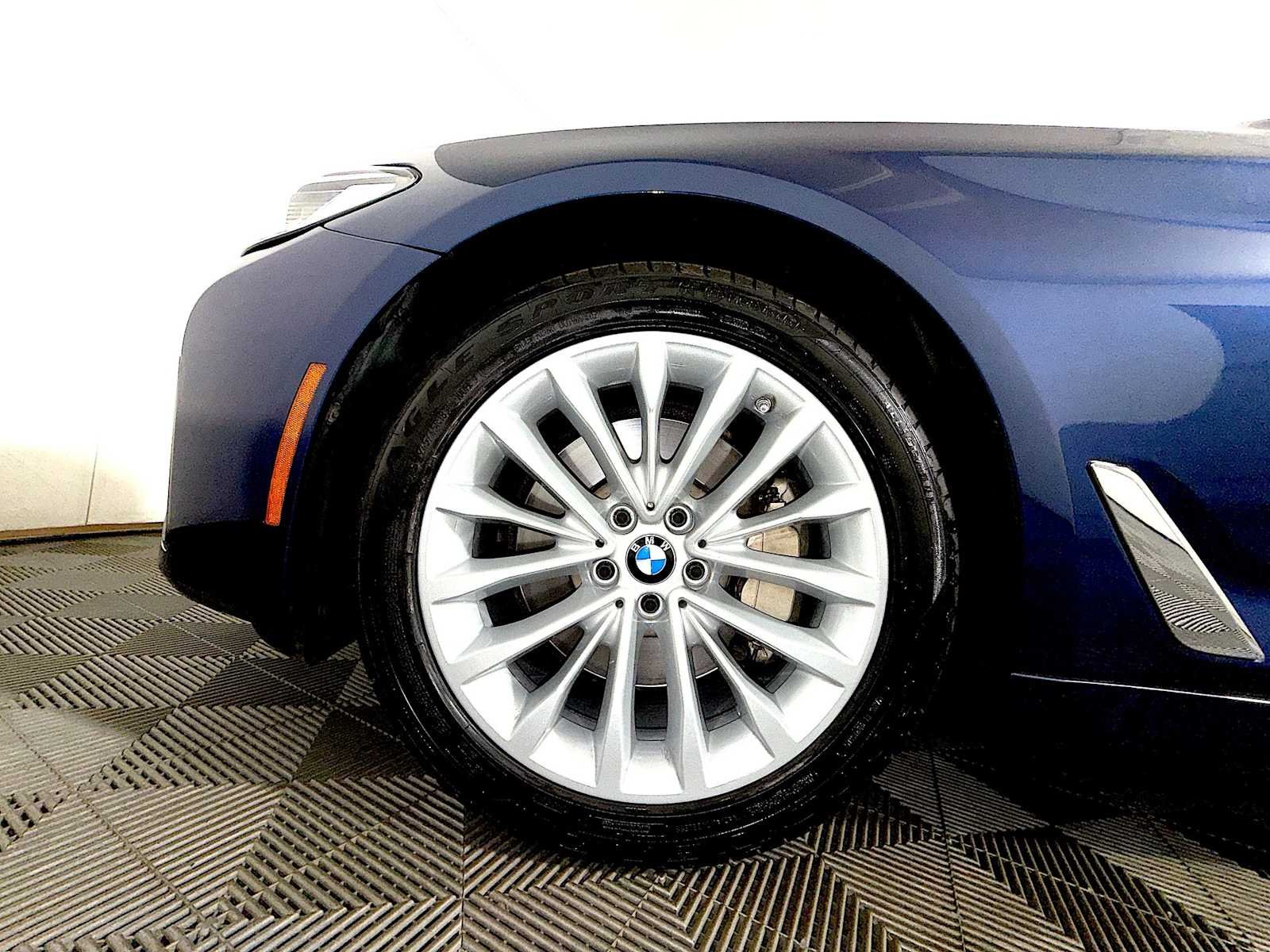 2023 BMW 5 Series 530i - Photo 8