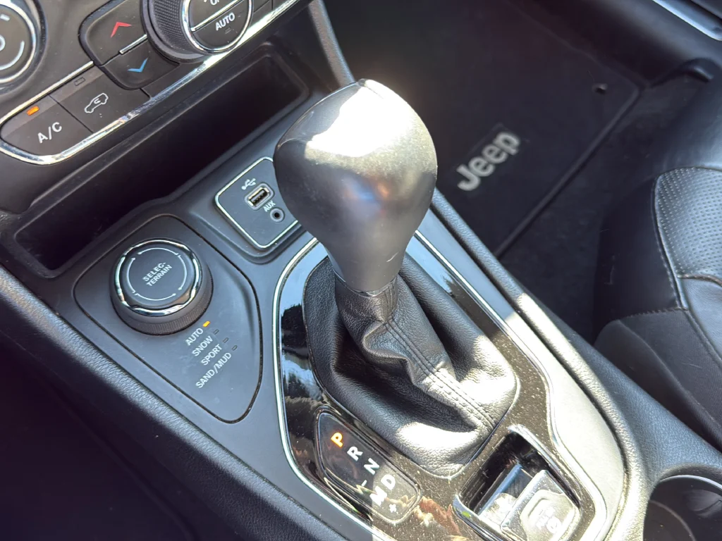 Used 2019 Black Jeep Limited image 22