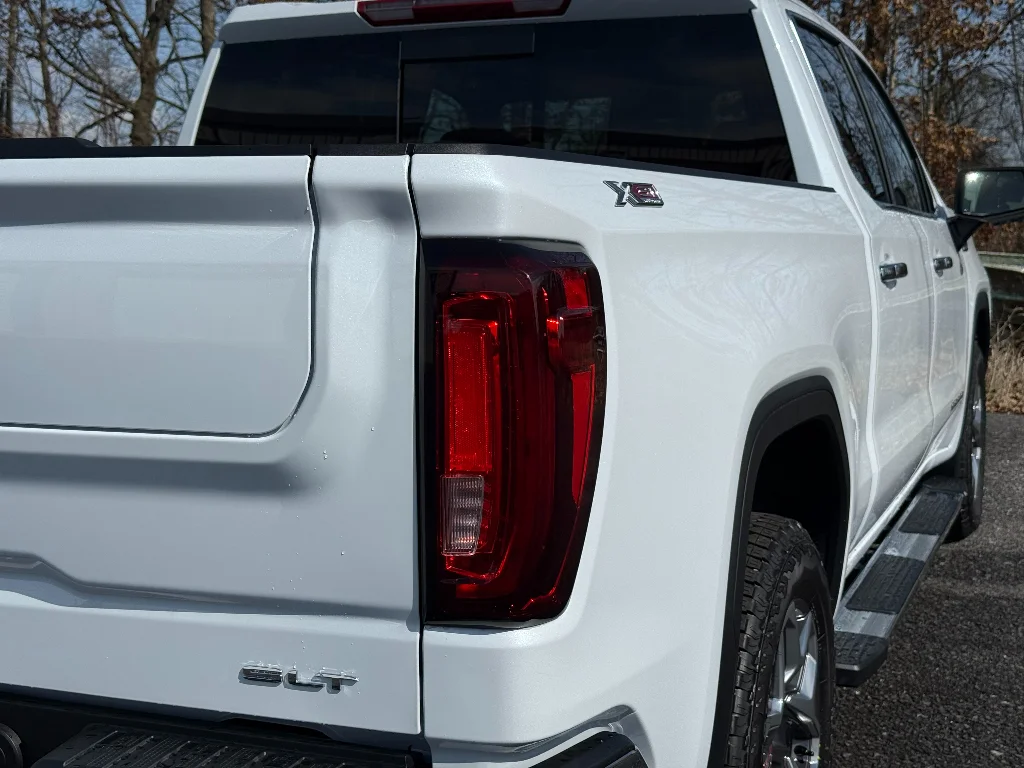2026 GMC Sierra 1500 SLT - Photo 11