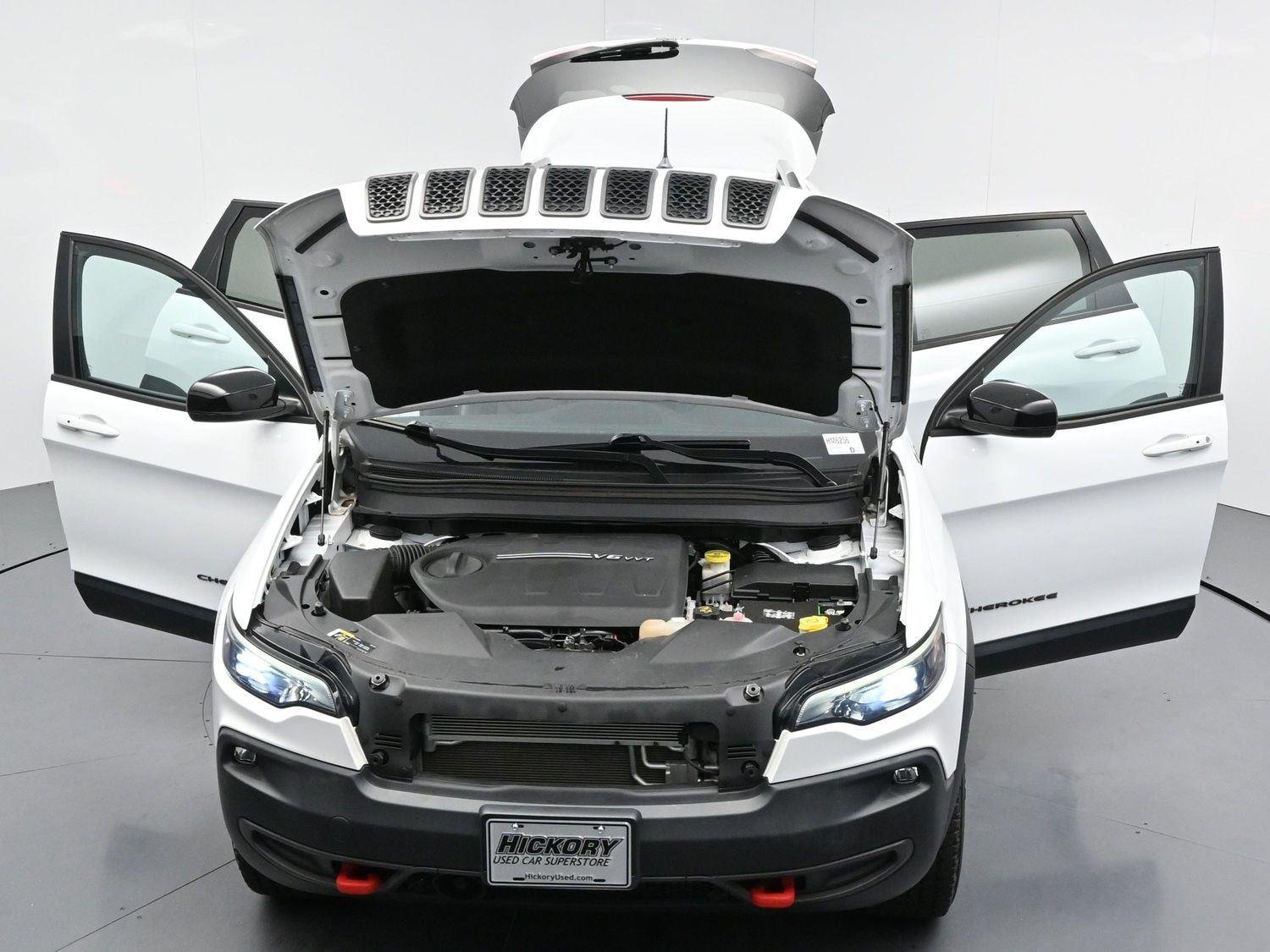 Used 2022 Bright White Clearcoat Jeep Trailhawk image 46