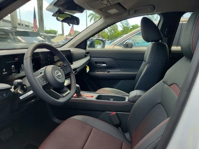 New 2026 Aspen White TriCoat / Super Black Two-tone Nissan SR image 12