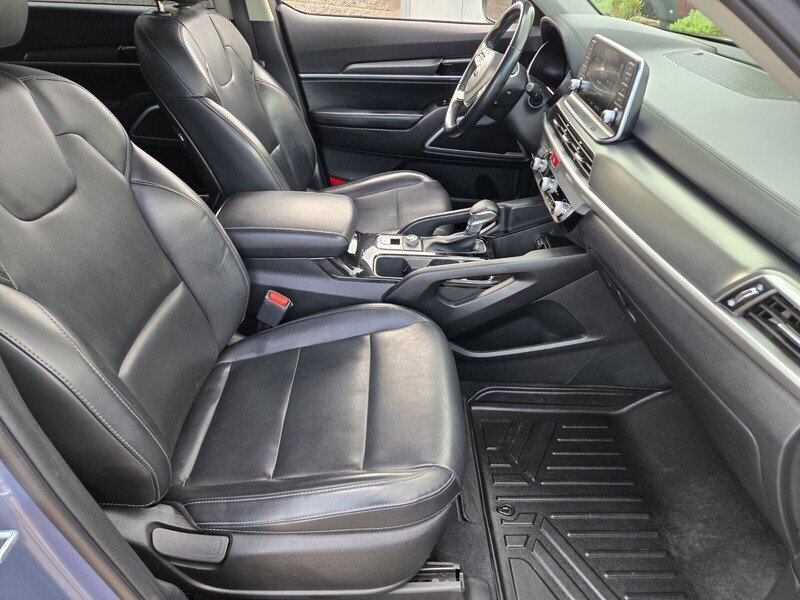 Used 2020 Silver Kia LX image 16