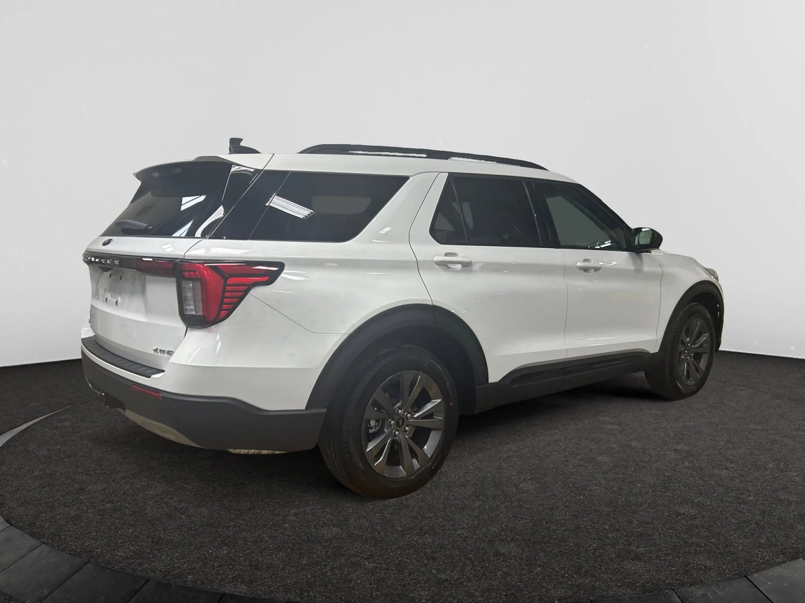 New 2026 Star White Metallic Tri-Coat Ford Active w/200A Pkg image 5