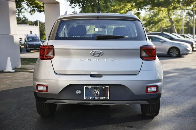 Used 2025 Shimmering Silver Hyundai SEL image 8