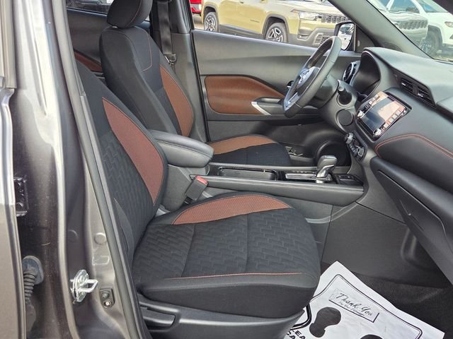 Used 2024 Gray Nissan SR image 16